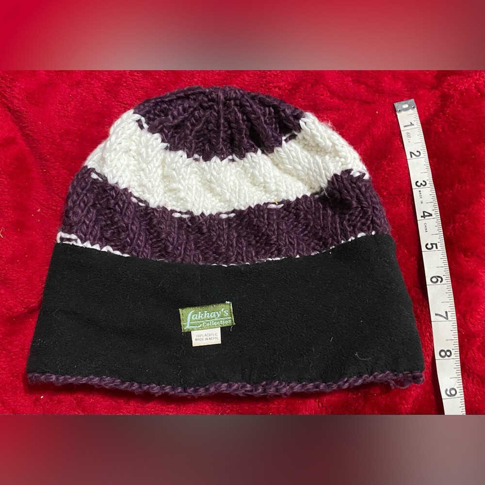 CLOSET CLEAR OUT Adult Like New Warm crotchet hat with liner No stains CUTE WARM - Picture 6 of 6